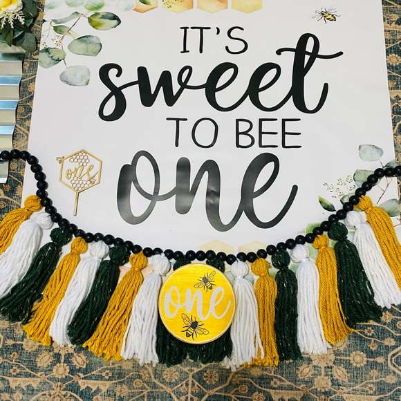 First Birthday Decorations & Supplies - Picture 6 of 10